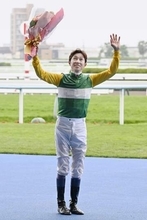 武豊が「通算5000勝」　デビュー40年目で到達