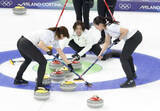 「日本、スイス破り1次Lで初勝利　カーリング・14日」の画像1
