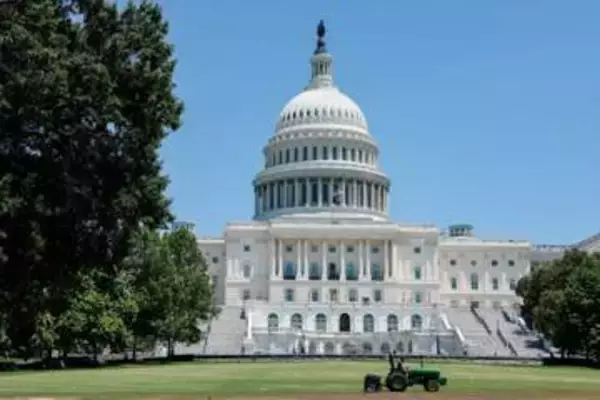 イラン攻撃制限へ決議案を可決　米下院で初、政権に逆風