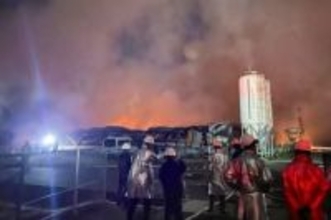 養豚場出火2人連絡取れず　1遺体発見、鳥取・南部町