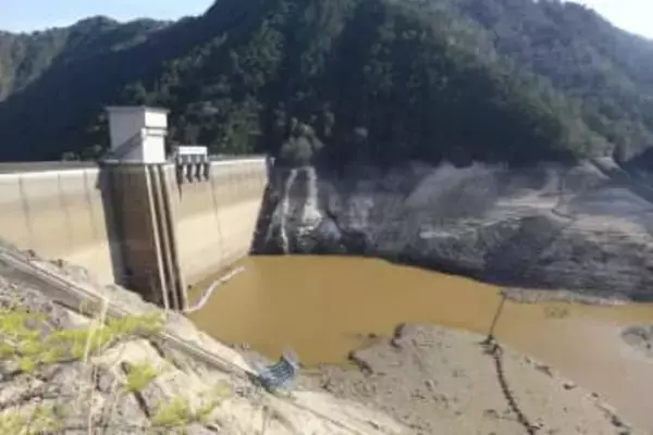 愛知・新城の宇連ダム、貯水0％　19年以来、夜間の節水要請