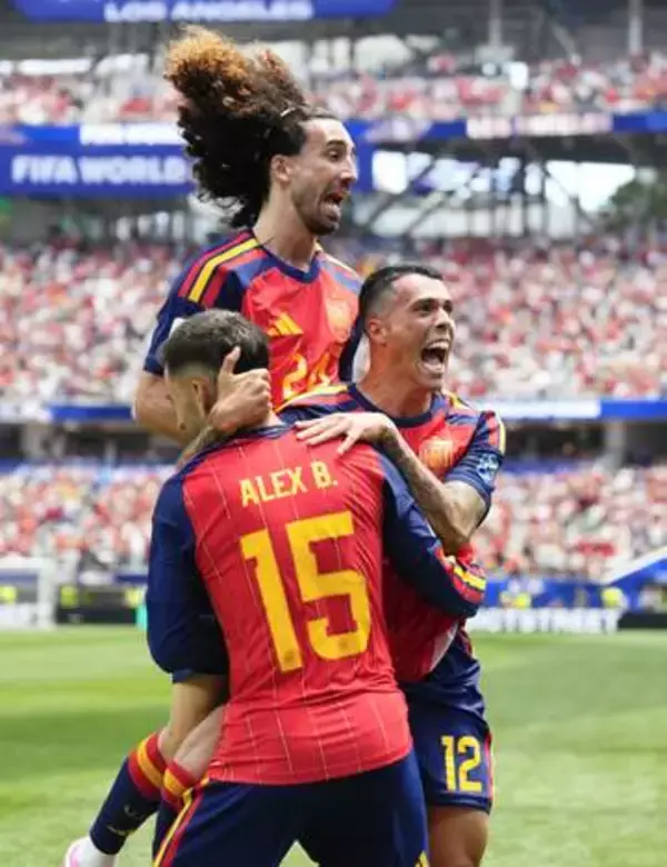 スペインが2回戦へ　W杯、ポルトガルも突破