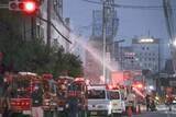 「伊勢神宮近く、高く立ち上る黒煙　商店街焼け落ち、漂う焦げ臭さ」の画像1