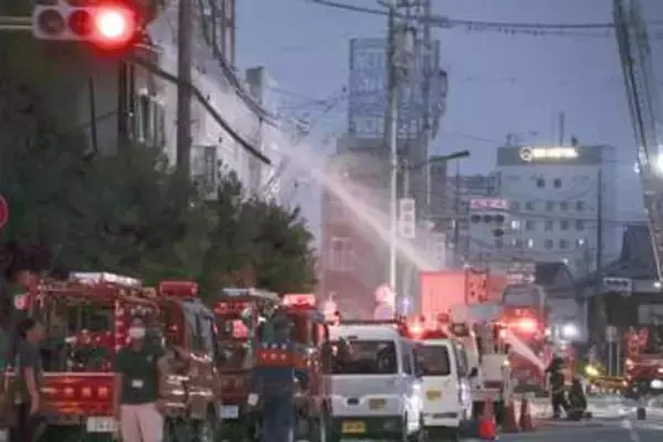 伊勢神宮近く、高く立ち上る黒煙　商店街焼け落ち、漂う焦げ臭さ