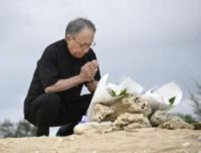 辺野古沖転覆の犠牲者追悼　沖縄知事、再発防止誓う