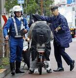 「自転車青切符1カ月で2147件　一時不停止が最多、警察庁まとめ」の画像1