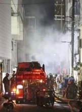 住宅火災、2人意識不明　大阪・西成