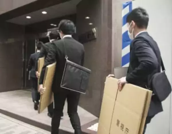 公用車運転手「前後の記憶ない」　勤務先捜索、赤坂7人死傷事故