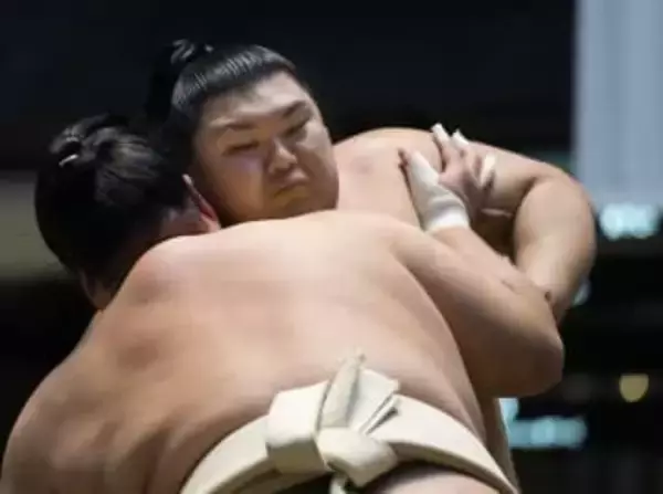 横綱大の里「エンジン上げる」　連合稽古で大関琴桜に8勝6敗