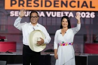 フジモリ氏、大統領へ先行　ペルーで7日決選、接戦か