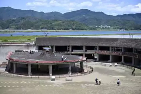 旧大川小校舎、保全工事開始　遺族、全国からの寄付活用