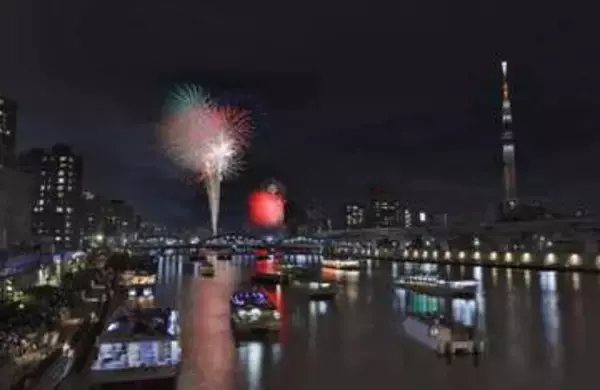下町の夜空彩る大輪　東京・隅田川花火大会