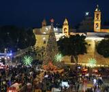 「彩られた街、癒えない痛み　ベツレヘムでクリスマスミサ」の画像1