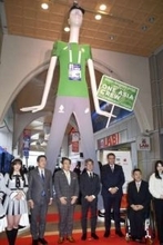 ボランティアのユニホーム発表　10月の愛知・名古屋アジアパラ