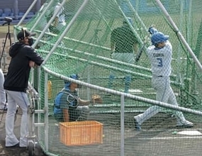 ハム郡司「緊張感と活気」　キャンプ打ち上げ