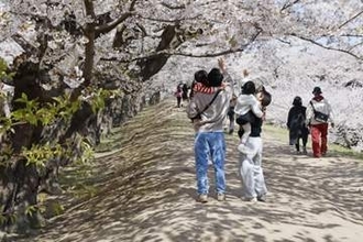 地震注意情報、観光地冷静に備え　初の週末、GWの客足に懸念も