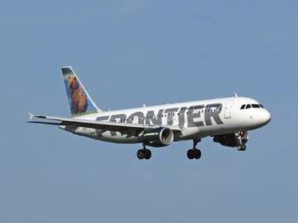 離陸の航空機、滑走路で人をひく　米デンバーの空港、容体不明