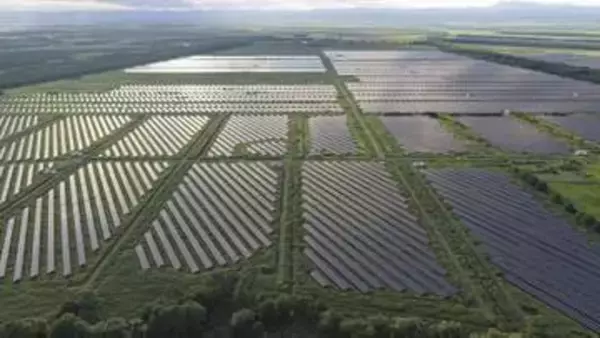 パネル再資源化の計画を義務付け　メガソーラー、リサイクル法案