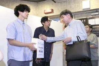 「熊本の力に」と高良さん　東京で被災地支援の上映会