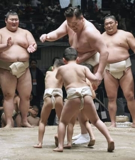 白鵬杯が来年2月、東京で開催へ　元横綱の国際相撲大会、女子新設
