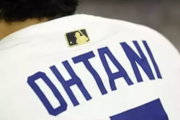 大谷カード、4億7千万円　金色ロゴ付き、世界で1枚