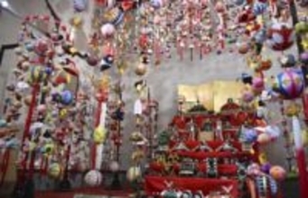 福岡「さげもん」華やかに　伝統ひな飾り、水郷彩る