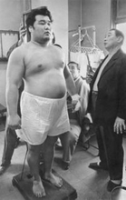 ＜あのころ＞日大の先輩、輪島に続け　54年前の1月4日