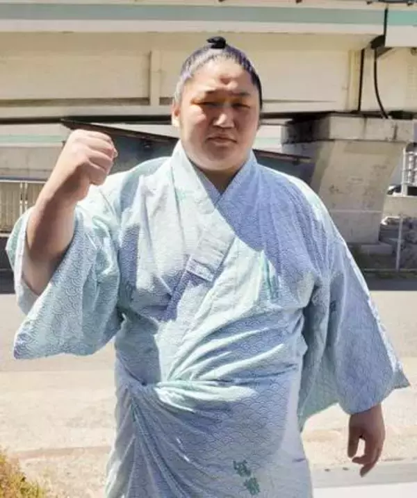 藤青雲が合流、不調の鼻を手術　熊本地震10年、故郷思う