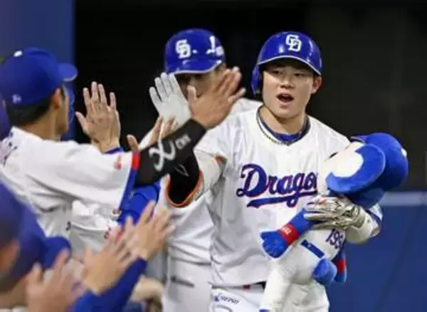 中8―0ヤ（16日）　中日、連敗を4で止める
