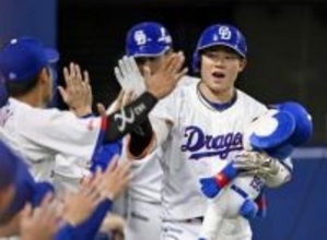 中8―0ヤ（16日）　中日、連敗を4で止める