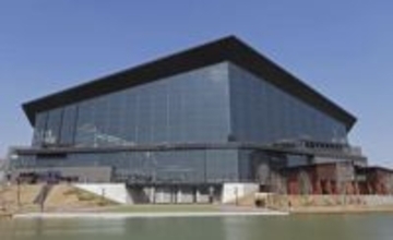 NTT系「没入型」エンタメ参入　アリーナで物語の世界へ