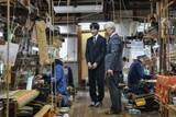 「悠仁さま西陣織製作を視察　京都、能衣装の工房」の画像1