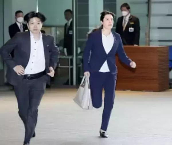 閣僚、自民議員の遅刻相次ぐ　与党からも「慢心」戒める声