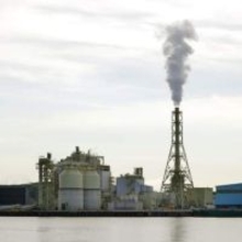 政府、石炭火力稼働1年限定で増　中東産LNGを節約、脱炭素後退