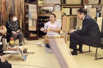 アイヌ文化継承へ連携推進　担当相、博物館を視察