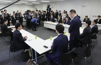 自民、比例中国・四国統合　修正案提示、統一名簿も