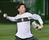 「大瀬良、右肘「不安ない」　広島が合同自主練習」の画像1