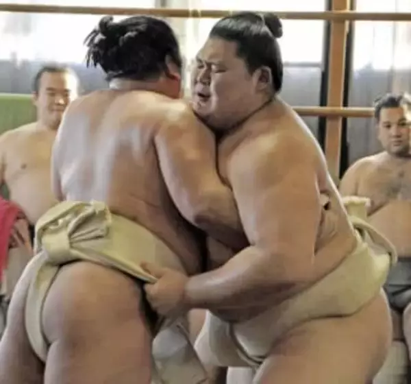 大の里が出稽古、不安残す内容　平戸海に8勝7敗