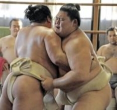 大の里が出稽古、不安残す内容　平戸海に8勝7敗