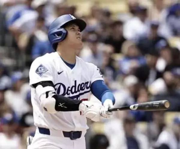 大谷5号、2戦連続先頭アーチ　佐々木2敗目、岡本無安打