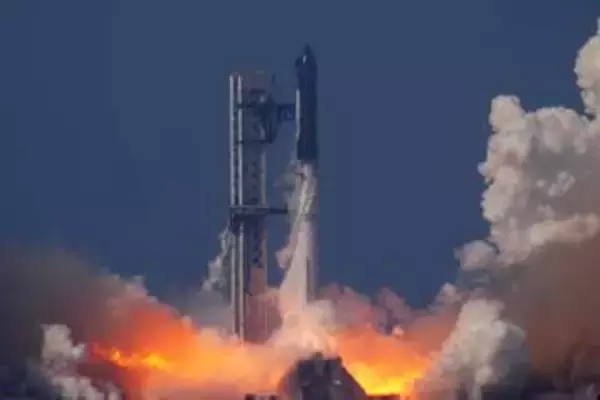 「スターシップ」改良版打ち上げ　米スペースXの大型宇宙船