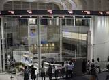 「東証、午前終値は6万4455円　方向感欠く、インフレ継続に警戒」の画像1