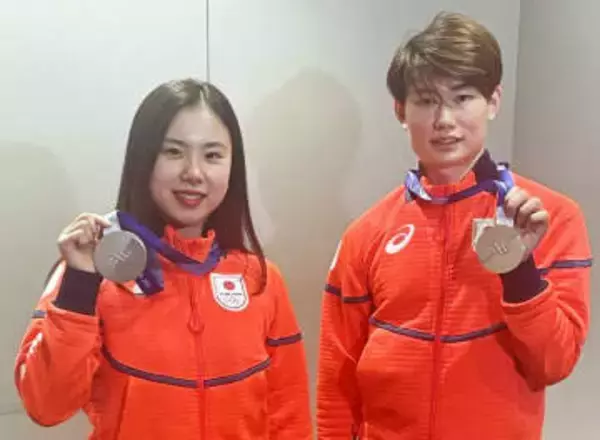 「4年後は金メダルを」　フィギュアうたまさ帰国