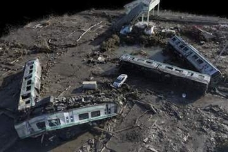 津波に襲われ電車80m流される　常磐線跨線橋に衝突、3D解析