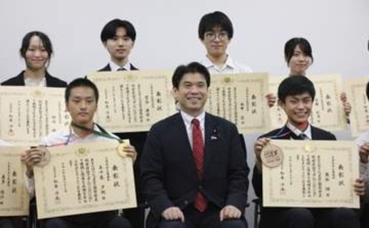 日本人初の最高賞に栗林輝さん　国際的な科学技術コンテスト