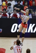 日本逆転勝利で準々決勝進出　バレー女子ネーションズリーグ