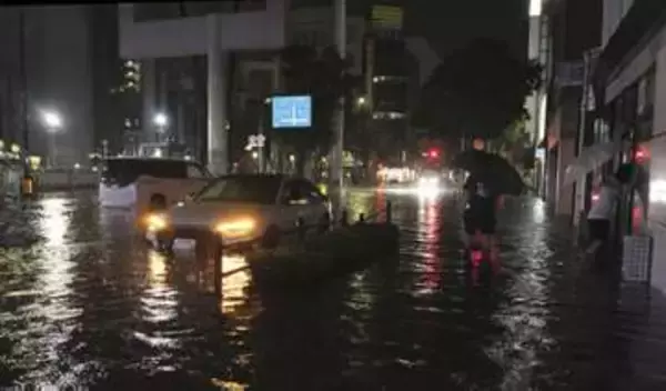 千葉県内で大雨、4人が死亡　道路冠水、成田空港足止め