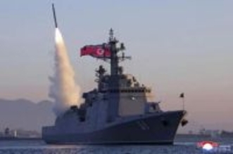 北朝鮮、戦略巡航弾を試射　駆逐艦で「核抑止を強化」