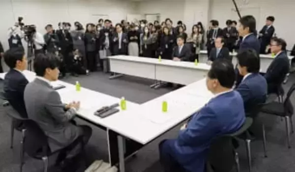 国民会議、年明け設置意向　自民、野党に共同開催提案