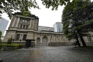 日銀、16日に利上げ決定　総裁不在の中、31年ぶり1％